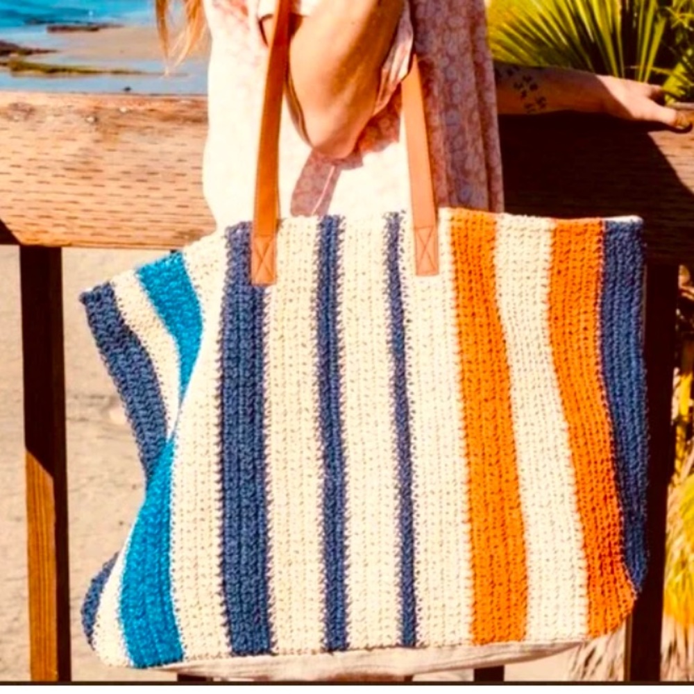 ⭐️NWT⭐️ Rays for Days Shorebreak Weekender Tote